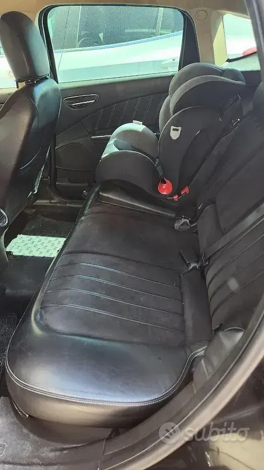Usata Lancia Delta 120 CV (88 kW) 2010 Nero Utilitaria