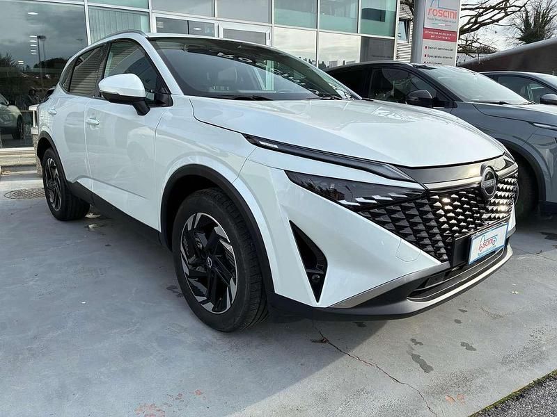 Usata Nissan Qashqai N-Connecta 140 CV (102 kW) 2024 Bianco SUV