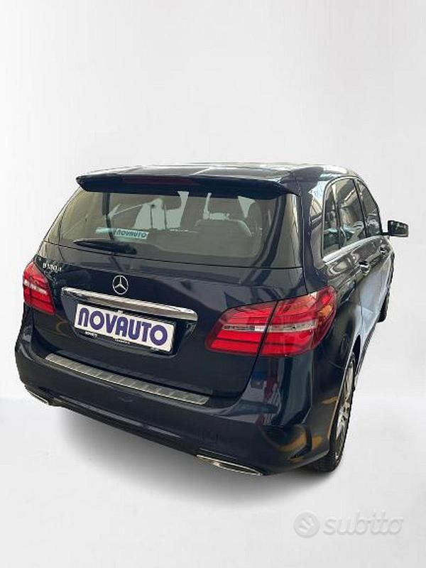 Usata Mercedes B180 Premium 109 CV (80 kW) 2018 Nero Monovolume