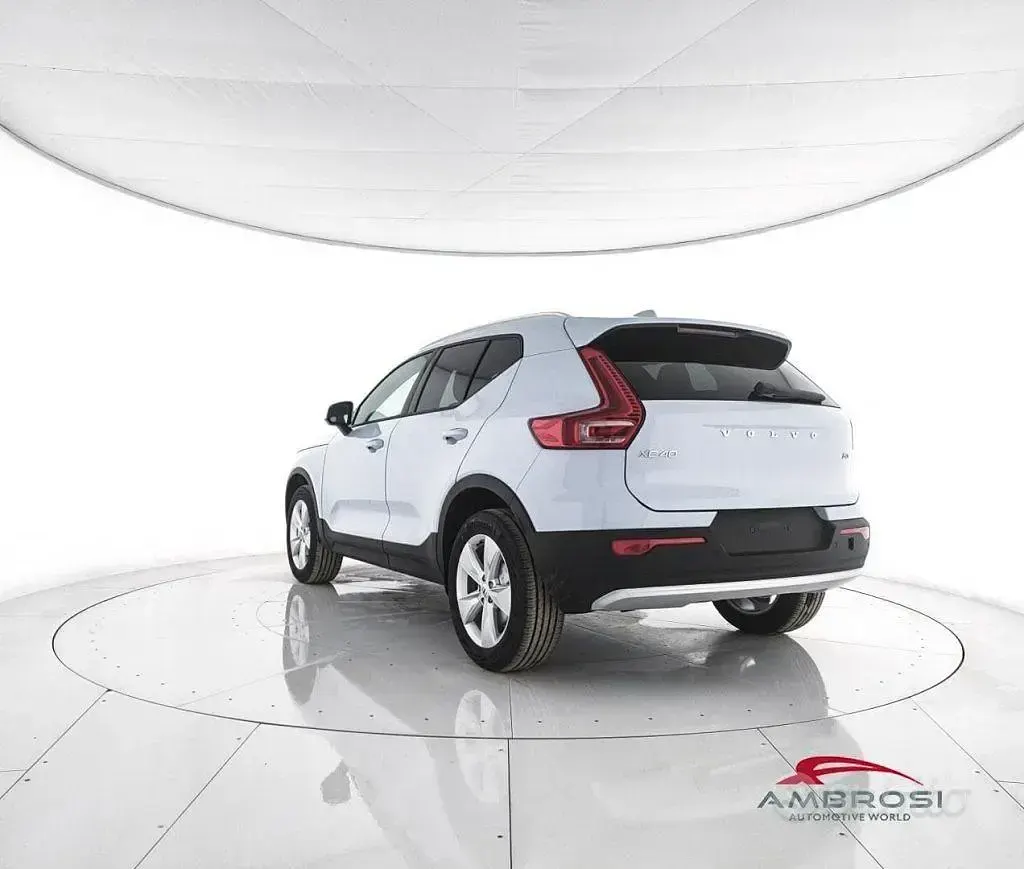 Nouvelle Volvo XC40 163 ch (119 kW) 2026 Bleue SUV