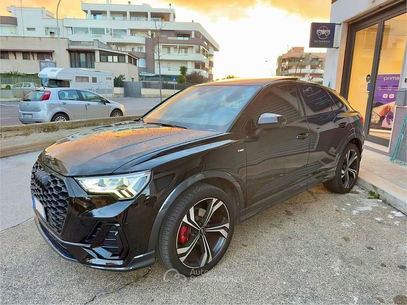 Nero Usata 2021 Audi Q3 S-Line SUV | 39.900 € (Molto cara) - Immagine 1/4