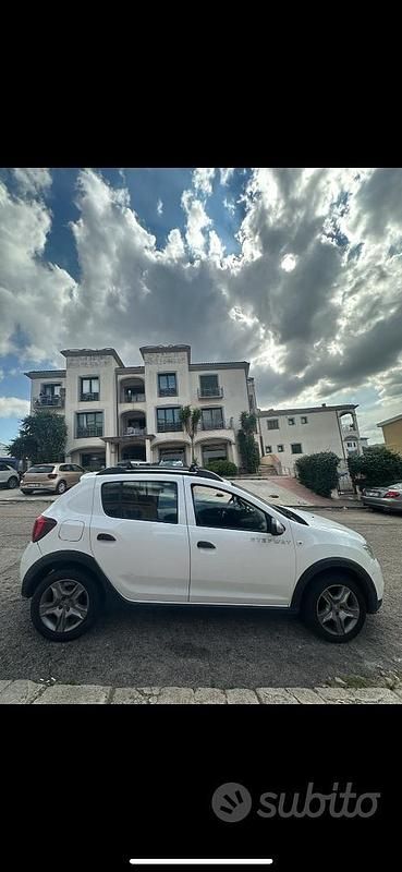 Usata Dacia Sandero Stepway 90 CV (66 kW) 2017 Bianco Utilitaria
