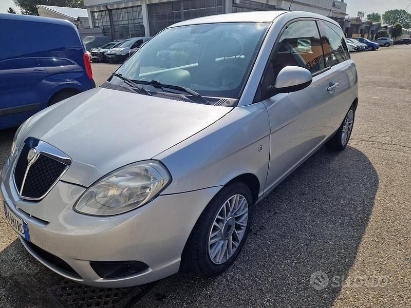 Grigio Usata 2010 Lancia Ypsilon Due volumi | 4500 € - Immagine 1/4