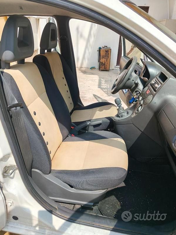 Begagnad Fiat Panda 2011 Vit Halvkombi