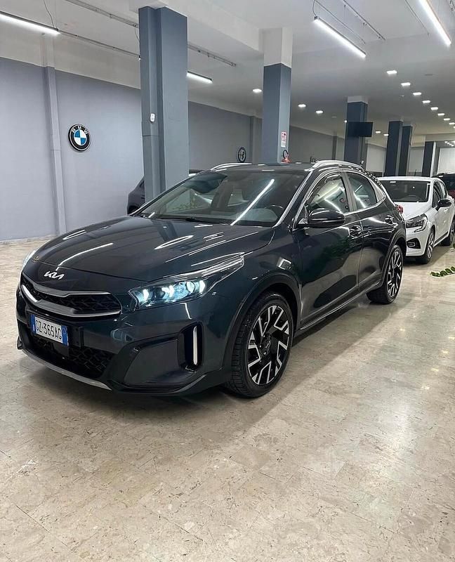 Begagnad Kia XCeed Style 136 HK (100 kW) 2023 Grå SUV