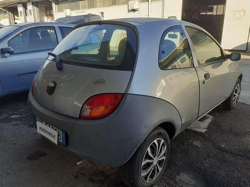 Usata Ford Ka 69 CV (50 kW) 2004 Grigio Berlina