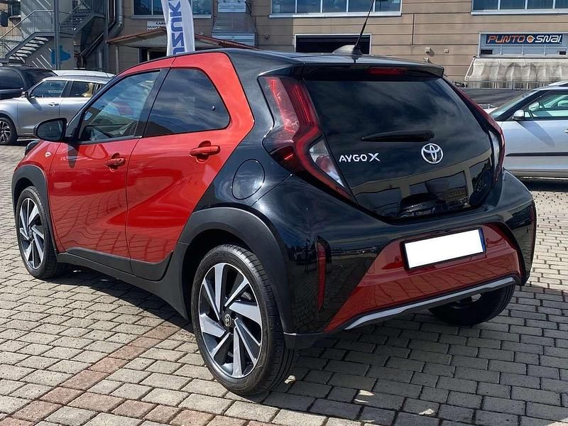 Usata Toyota Aygo X Lounge 72 CV (52 kW) 2022 Rosso SUV