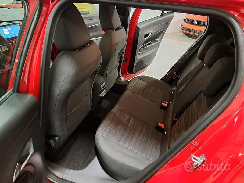 Usata Jeep Avenger Longitude 101 CV (74 kW) 2024 Rosso SUV