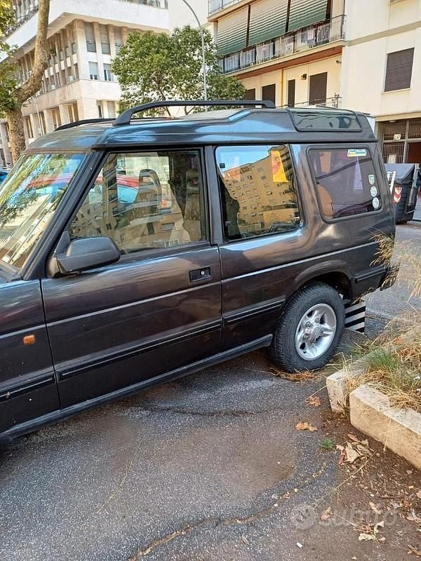 Usata Land Rover Discovery 113 CV (83 kW) 1997 Nero SUV