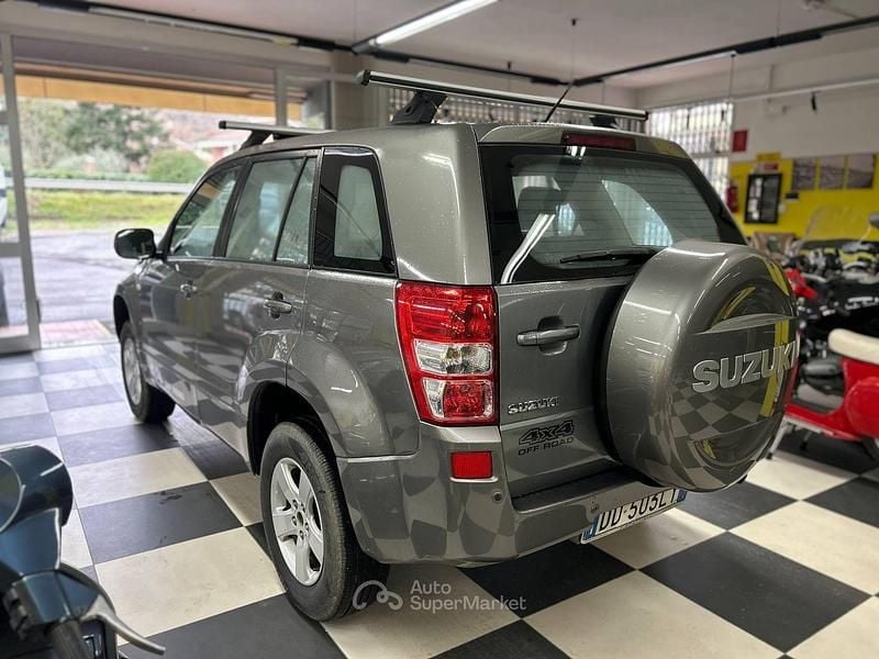 Usata Suzuki Grand Vitara 129 CV (94 kW) 2006 Gray SUV