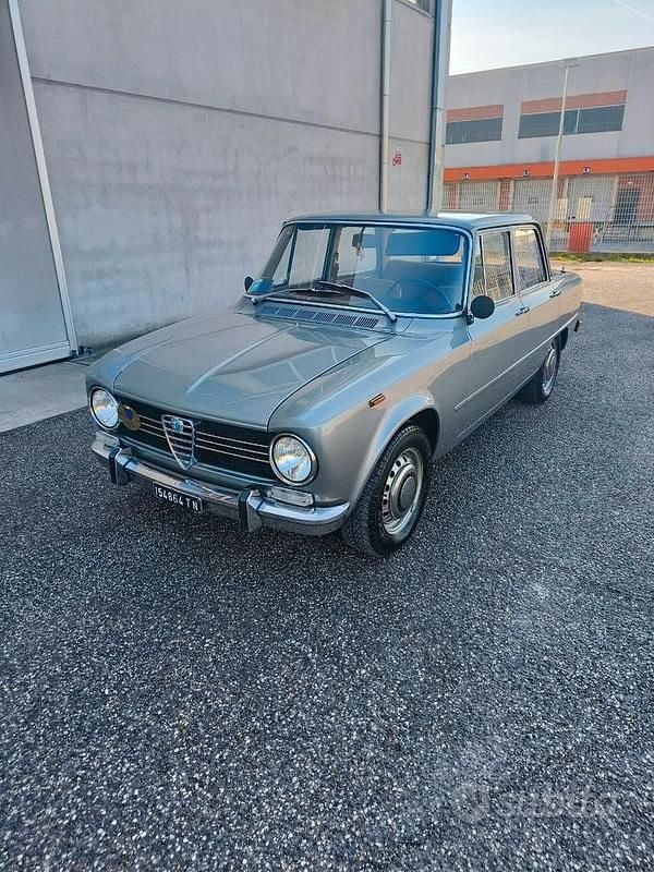 Usata Alfa Romeo Giulia Super 82 CV (60 kW) 1970 Grigio Berlina