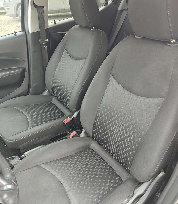 Gebraucht Opel Karl Rocks 73 PS (53 kW) 2019 Grau Kleinwagen