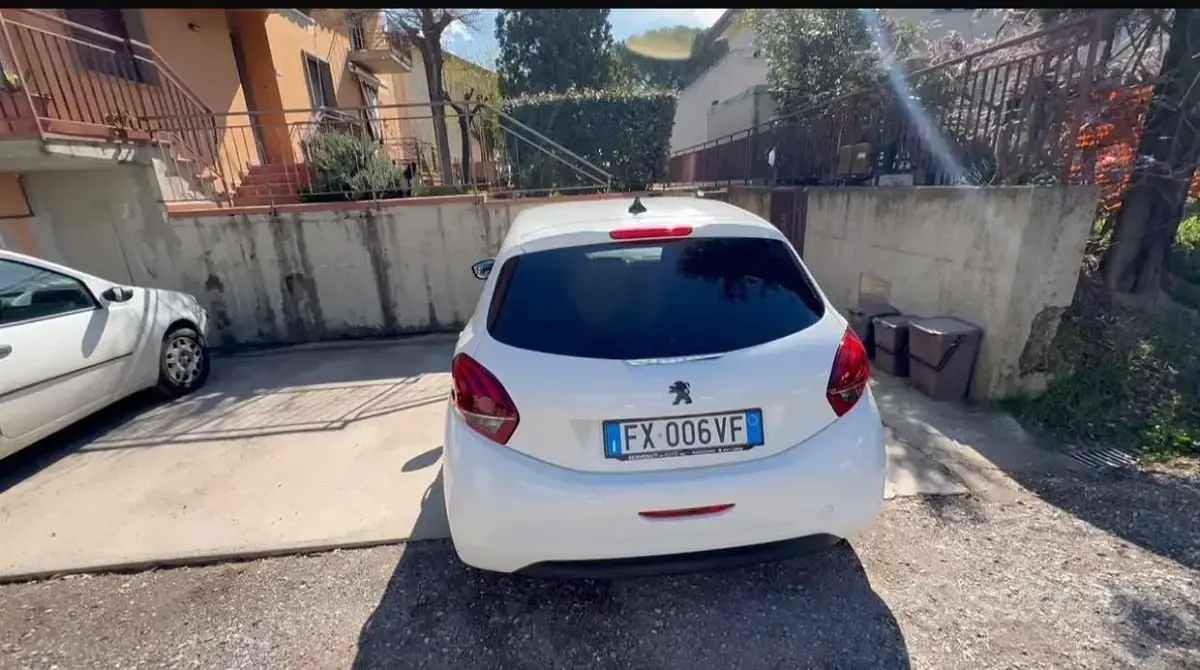 Usata Peugeot 208 83 CV (61 kW) 2019 Bianco Utilitaria