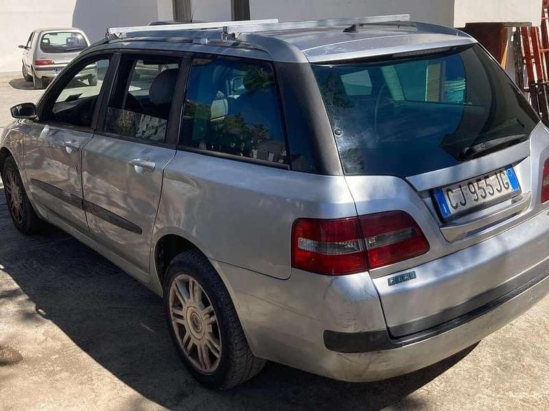 Usata 2004 Fiat Stilo Wagon Station wagon | 750 € (Buon prezzo) - Immagine 1/4