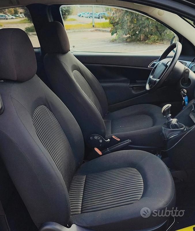 Usata Lancia Ypsilon 60 CV (44 kW) 2010 Nero Utilitaria