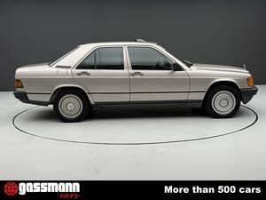 Usata Mercedes 190 122 CV (89 kW) 1985 Argento Berlina