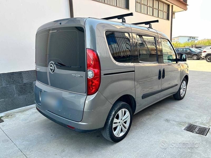 Usata Opel Combo 105 CV (77 kW) 2013 Grigio Monovolume