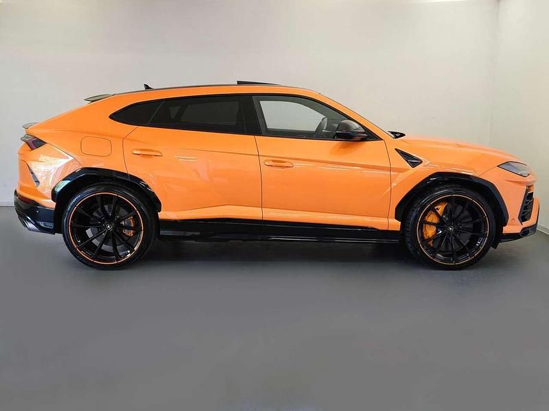 Usata Lamborghini Urus 650 CV (478 kW) 2021 Arancione SUV