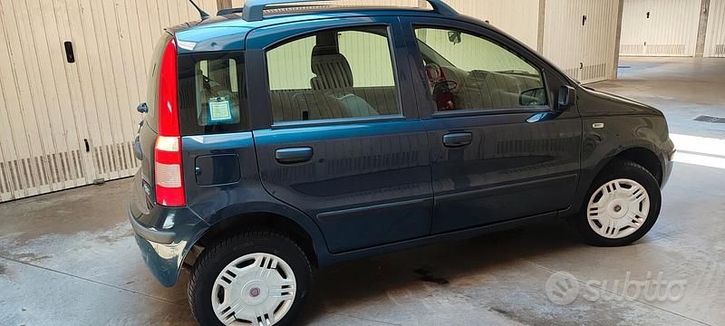 Usata Fiat Panda Active 60 CV (44 kW) 2010 Grigio Utilitaria