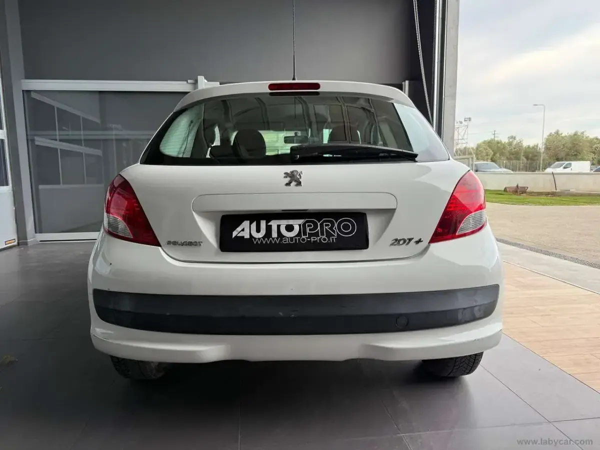 Usata Peugeot 207 73 CV (53 kW) 2013 Bianco Berlina