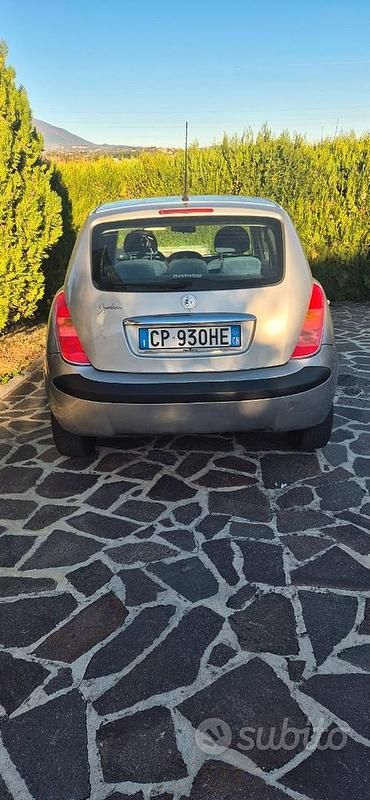 Usata 2004 Lancia Ypsilon Due volumi | 1500 € (Ottimo prezzo) - Immagine 1/4
