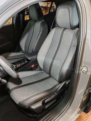 Usata Peugeot 2008 Allure+ 101 CV (74 kW) 2025 Grigio SUV