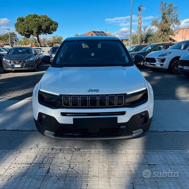 Bianco Usata 2024 Jeep Avenger Summit SUV | 24.900 € (Cara) - Immagine 1/4