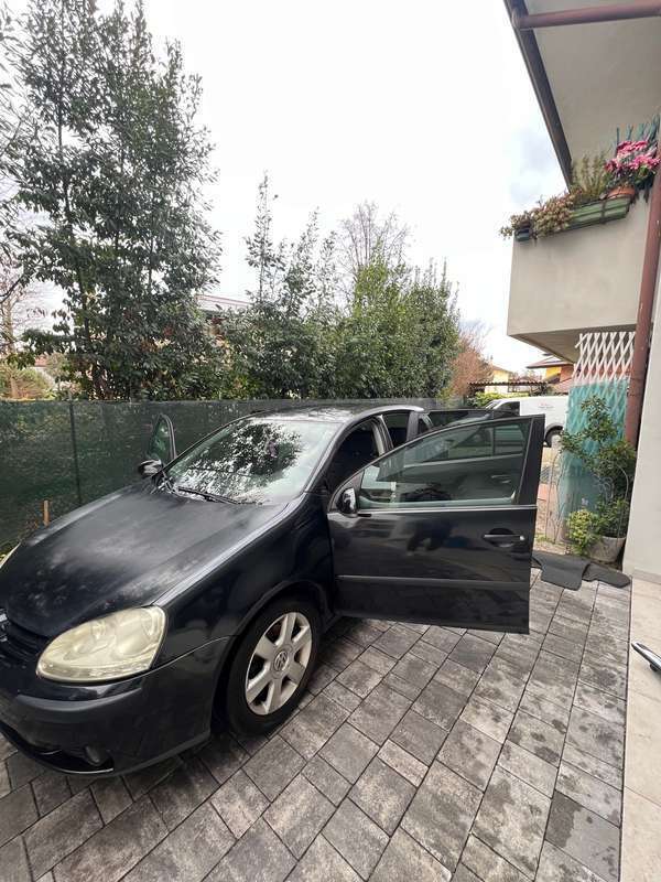 Usato 2005 VW Golf V 1.9 Diesel 105 CV (3.000 €)