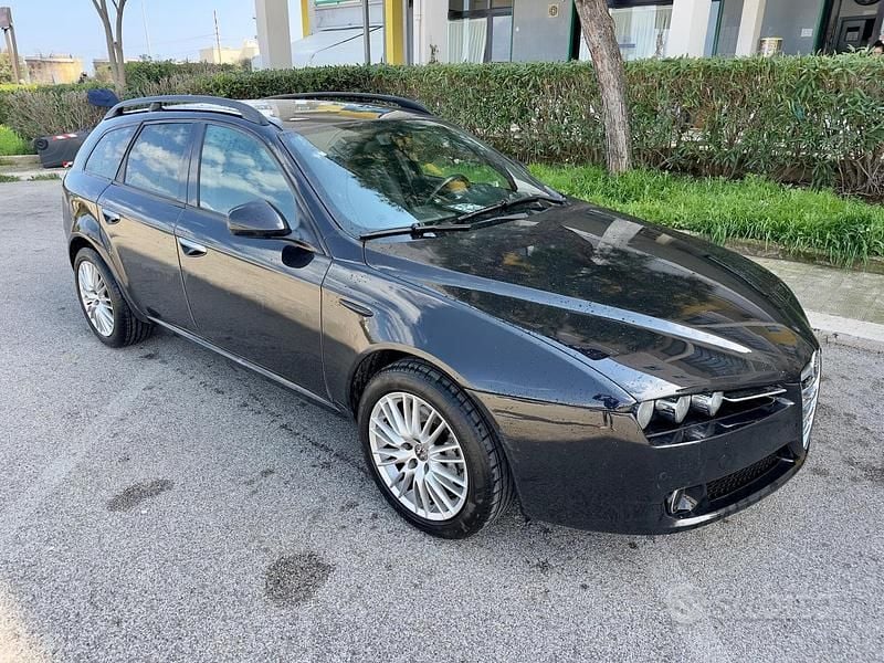 Usata Alfa Romeo 159 Distinctive 120 CV (88 kW) 2008 Nero Station wagon