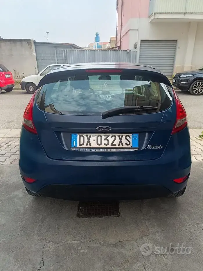 Usata Ford Fiesta Titanium 97 CV (71 kW) 2009 Blu Berlina