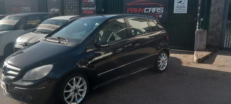 Usata Mercedes B180 140 CV (102 kW) 2007 Nero Monovolume
