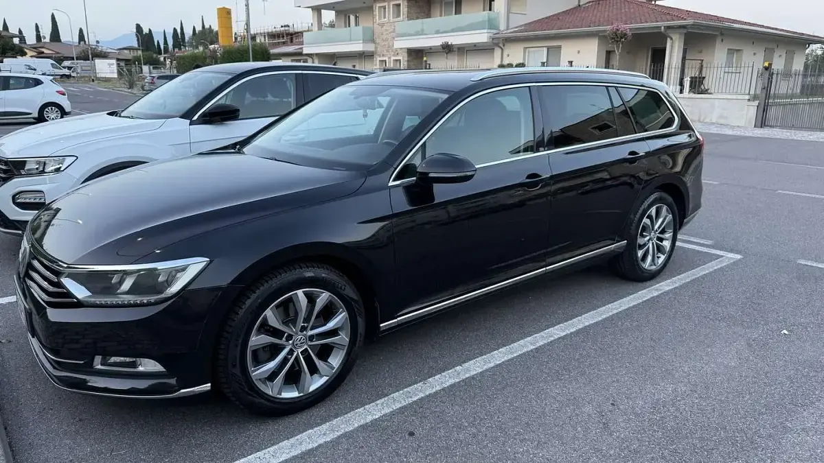 Usata VW Passat Highline 150 CV (110 kW) 2015 Nero Station wagon