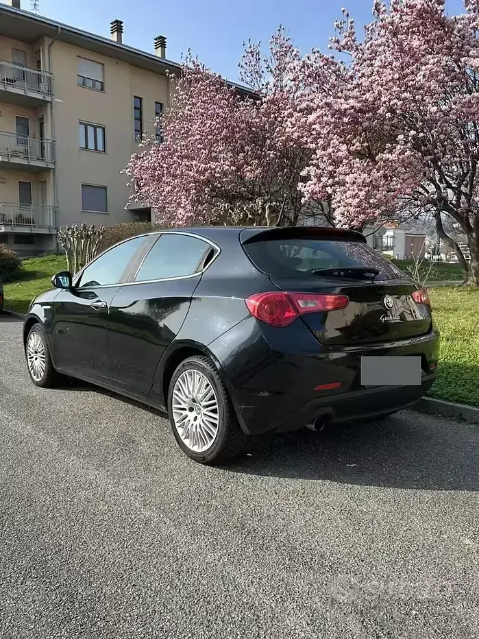 Usata Alfa Romeo Giulietta 170 CV (125 kW) 2010 Nero Utilitaria