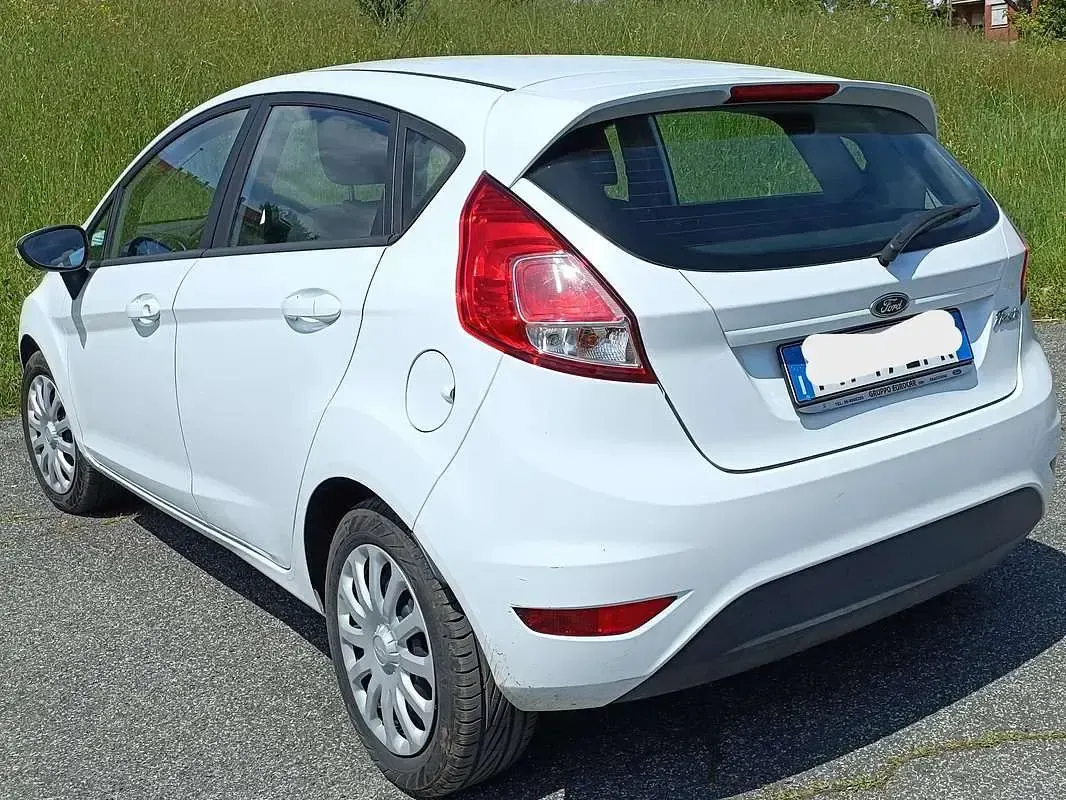 Usata Ford Fiesta 82 CV (60 kW) 2017 Bianco Utilitaria