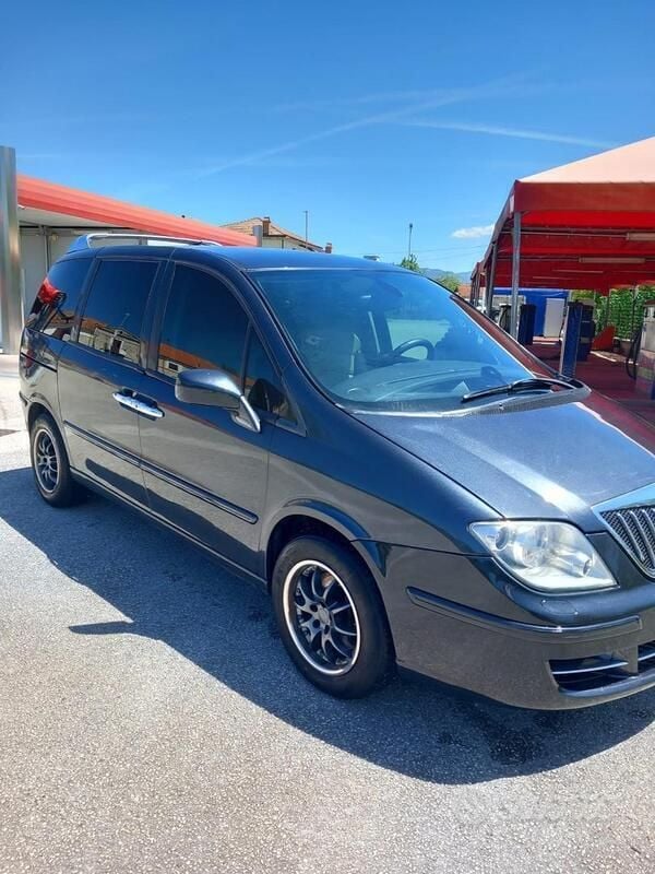 Usata 2009 Lancia Phedra Monovolume | 2800 € (Buon prezzo) - Immagine 1/4
