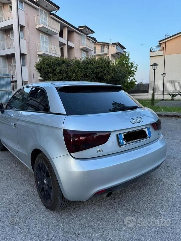 Usata Audi A1 105 CV (77 kW) 2010 Utilitaria