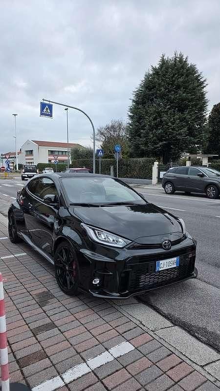 Usata Toyota Yaris 261 CV (191 kW) 2022 Utilitaria