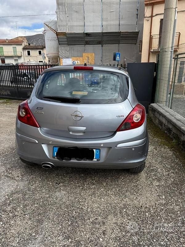 Usata Opel Corsa Sport 90 CV (66 kW) 2006 Grigio Utilitaria
