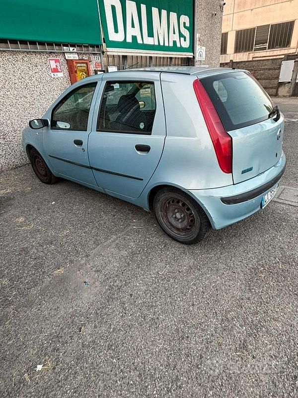 Usata Fiat Punto 60 CV (44 kW) 2003 Blu Utilitaria