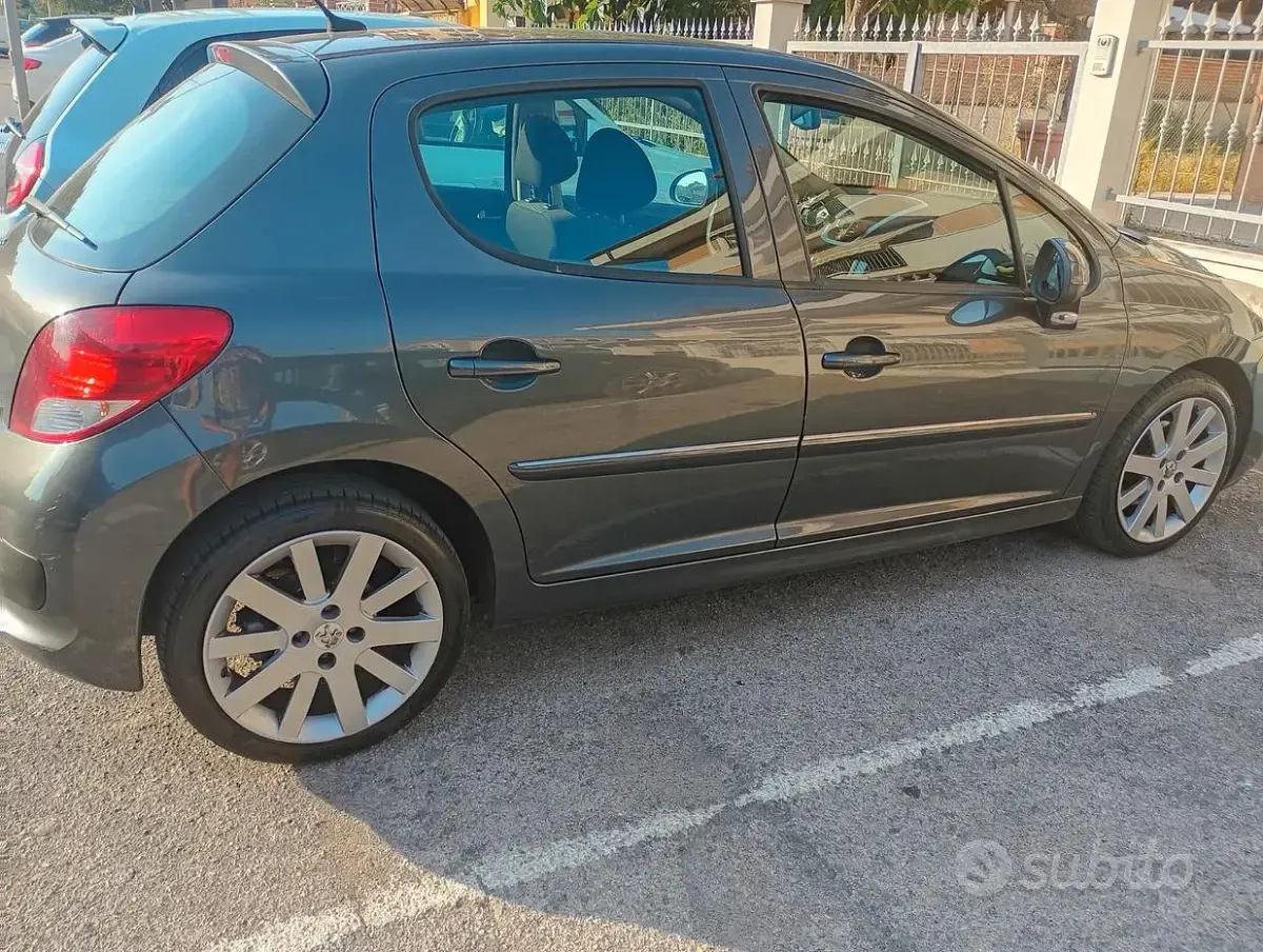 Usata Peugeot 207 109 CV (80 kW) 2010 Grigio Berlina