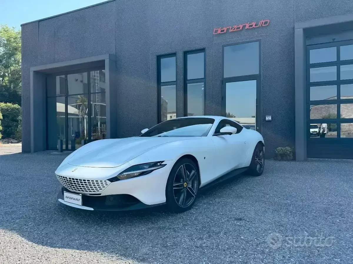 Usata Ferrari Roma 620 CV (456 kW) 2022 Bluazzurro Coupé