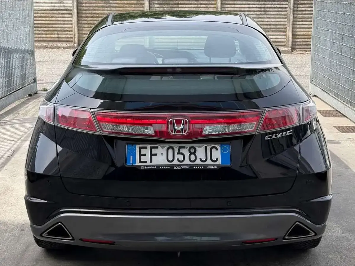 Usata Honda Civic Elegance 99 CV (72 kW) 2010 Nero Berlina
