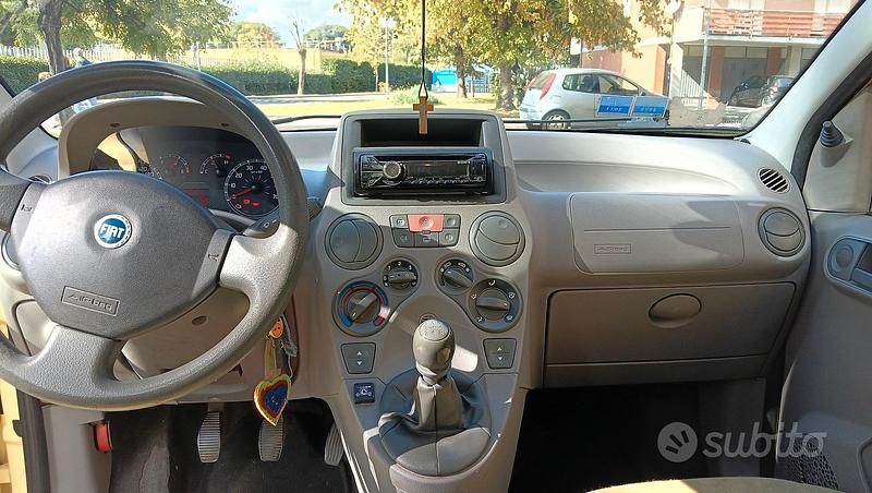 Usata Fiat Panda 60 CV (44 kW) 2003 Giallo Utilitaria