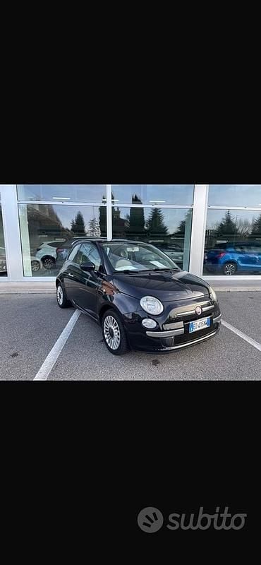 Nero Usata 2010 Fiat 500 Lounge Tre volumi | 5500 € (Buon prezzo) - Immagine 1/4
