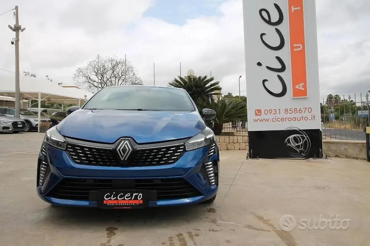 Usata Renault Clio V Techno 91 CV (66 kW) 2025 Blu Berlina