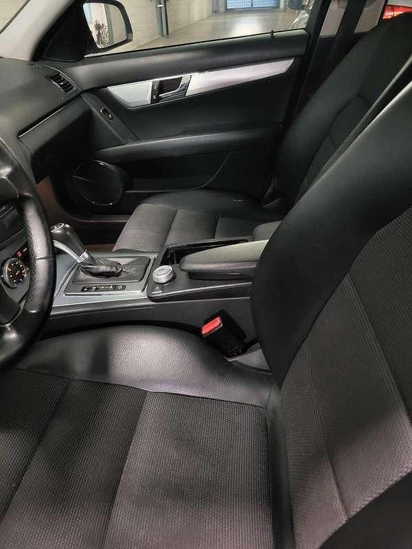 Usado Mercedes C320 224 CV (164 kW) 2008 Negro Berlina