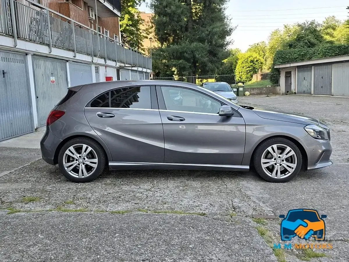 Usata Mercedes A200 136 CV (100 kW) 2017 Grigio Berlina