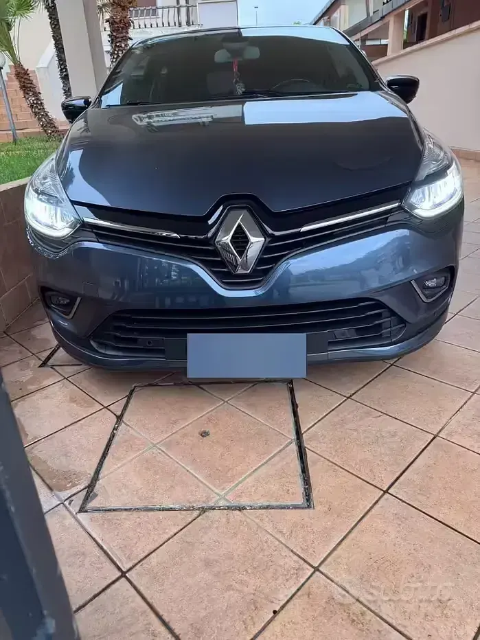 Usata Renault Clio IV 90 CV (66 kW) 2017 Grigio Berlina