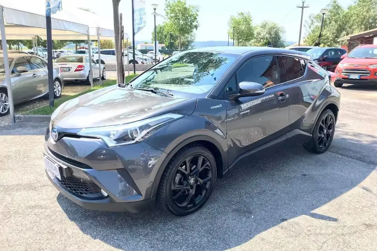 Usata Toyota C-HR Lounge 98 CV (72 kW) 2017 SUV