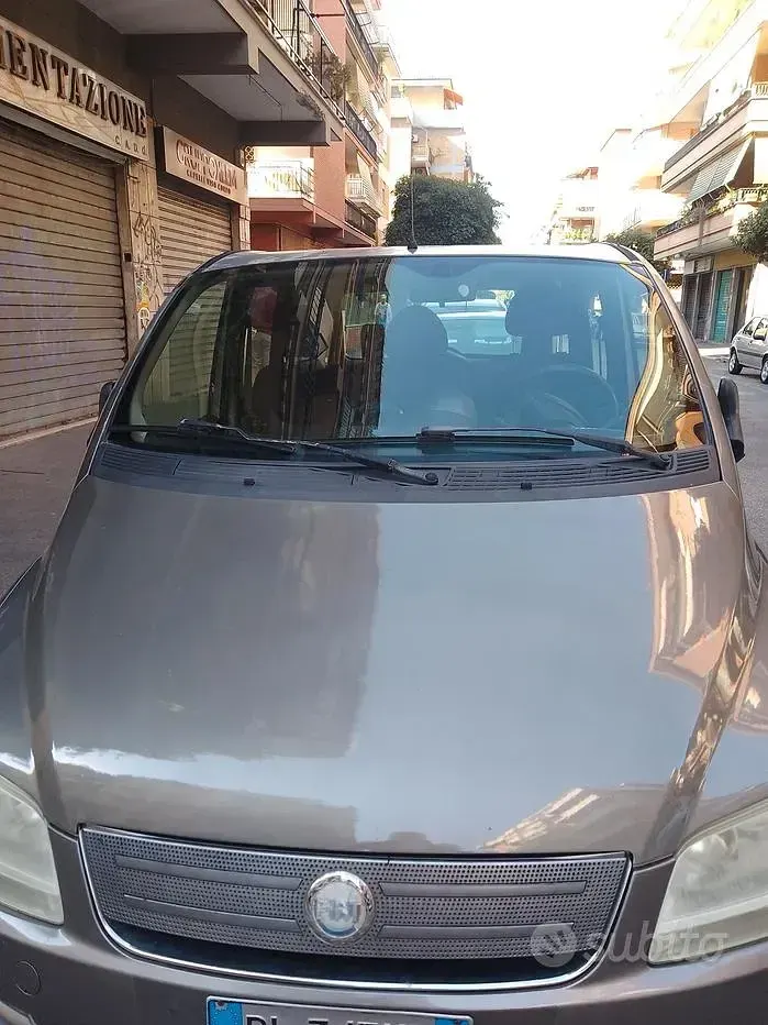 Usata Fiat Multipla 103 CV (75 kW) 2007 Marrone Monovolume